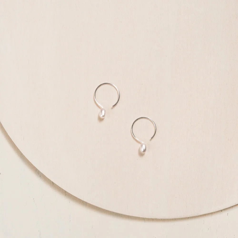 Basic Small Silver Hoop Earrings with Ivory Pearl - 13mm