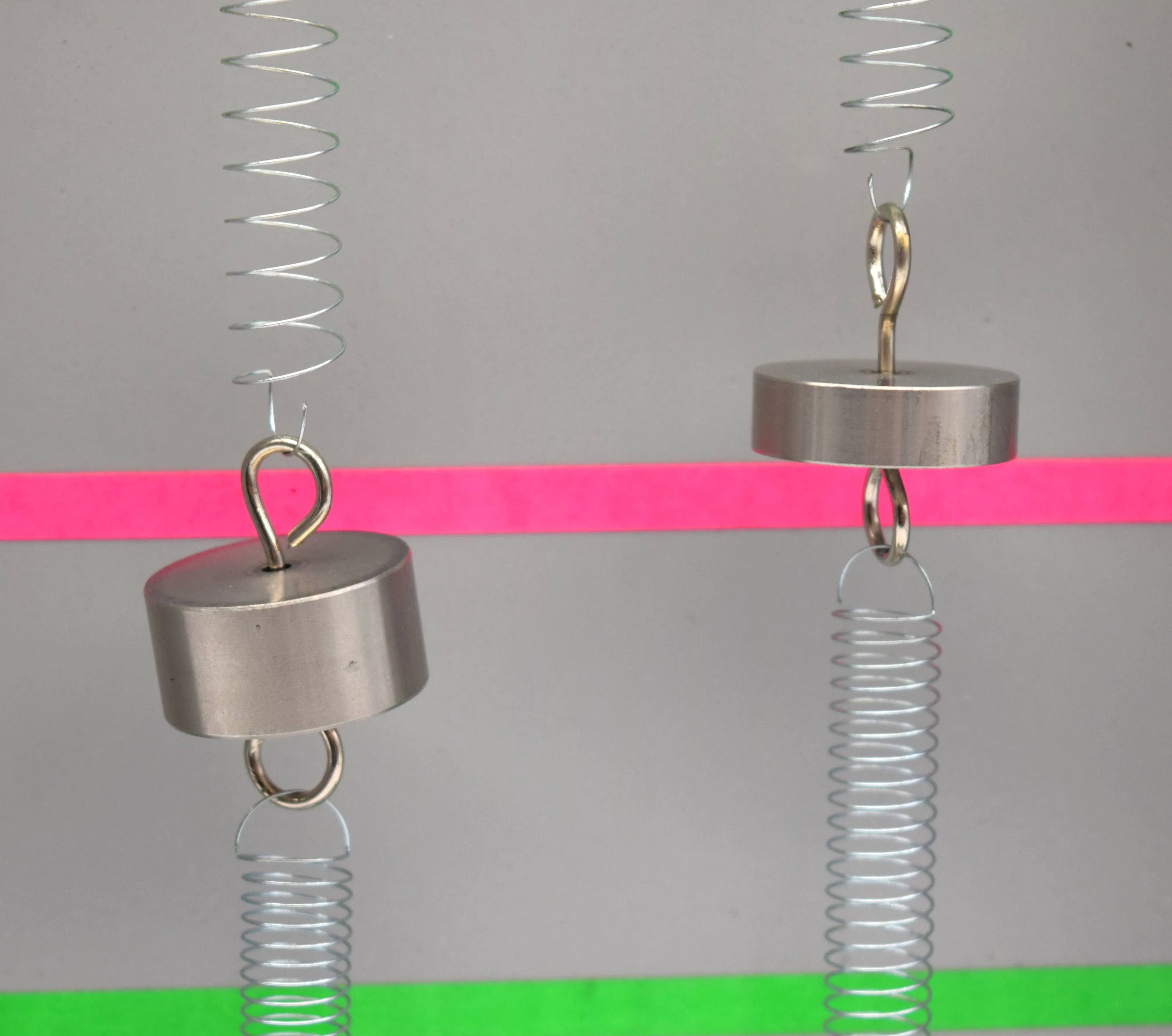 Force Oscillation and Resonance Demonstration Kit - Explore the Physics of Vibrations, Force, Energy Transfer, Motion and More - Eisco Labs